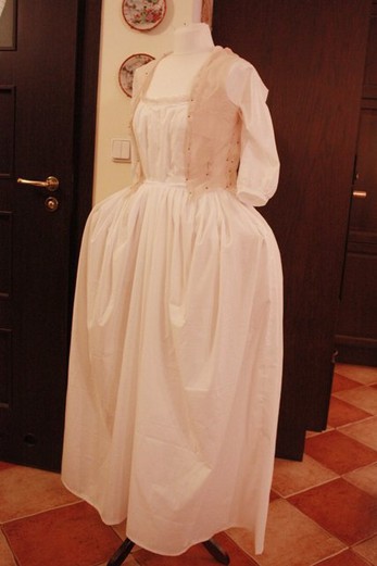 Suknia inspirowana strjami Madame de Pompadour