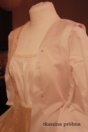 Suknia inspirowana strjami Madame de Pompadour