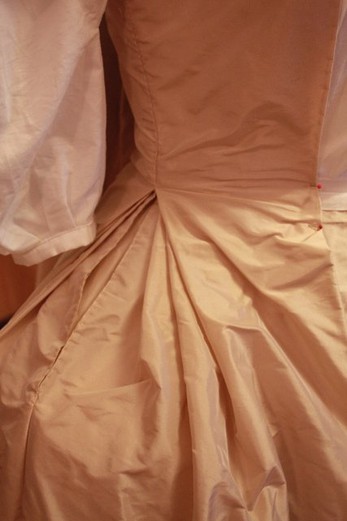 Suknia inspirowana strjami Madame de Pompadour